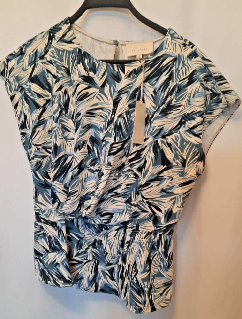 Melloday NWT blue floral top S sleeveless thickish feel